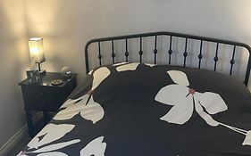 Cosy Home From Home With Private Bathroom - Free Parking - Winner Of A Traveller Award 2026